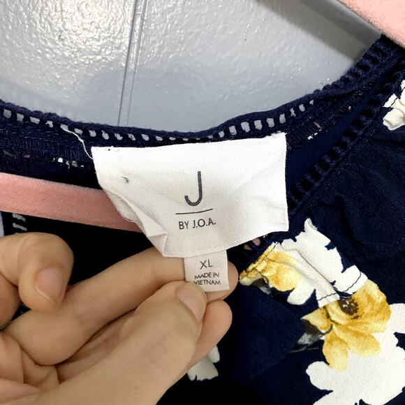 J by J.O.A. Navy Floral Ruffle Open Back Tie Ladder Lace Flirty Crop Top XL - Picture 3 of 6